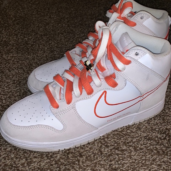 NIKE “First Use” Dunks (high) orange (Womens) - Picture 1 of 6